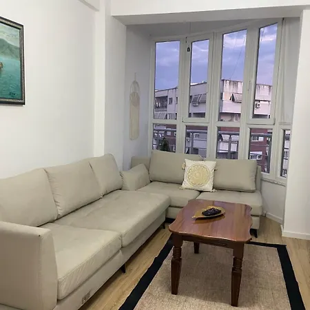Sunny Cosy Flat In Tirana Apartamento *